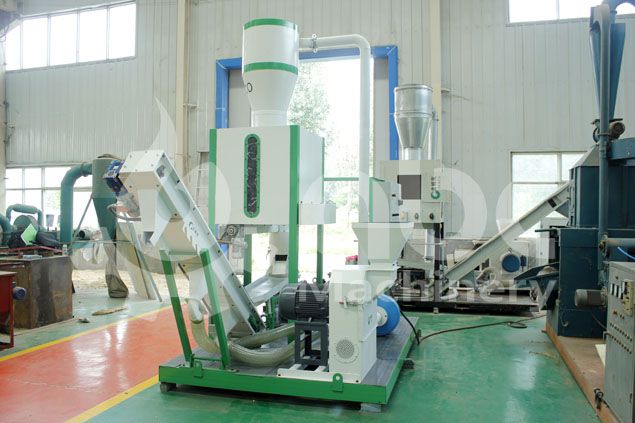 movable mini pelletizing line for processing biomass and wood wastes