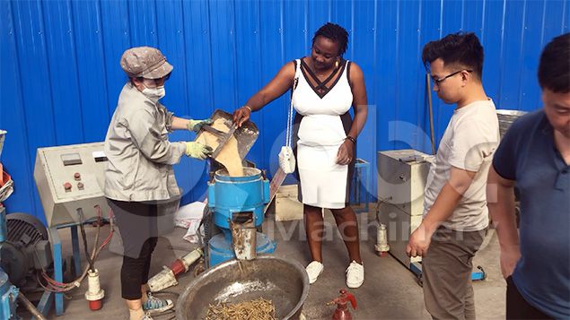 pig feed mill machine for making your own pellets