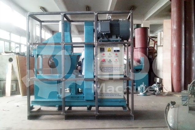 saw dust briquettes making machine being packing