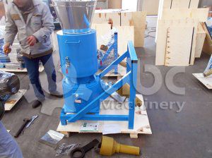 Small Wood Sawdust Pellet Making Machine Arrived in Holland